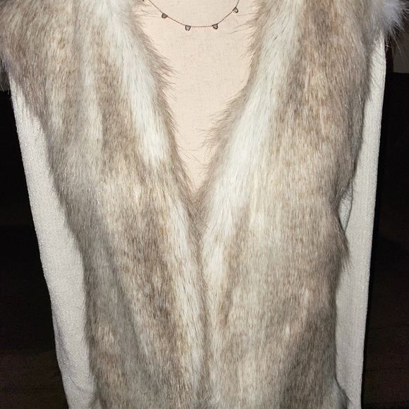 Laseine •  Large • White • Fur Trim • Jacket • New W/Tags - Picture 6 of 15